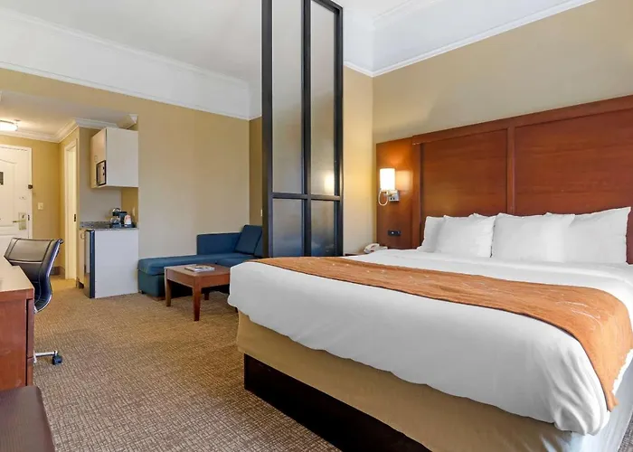 Comfort Suites Savannah North