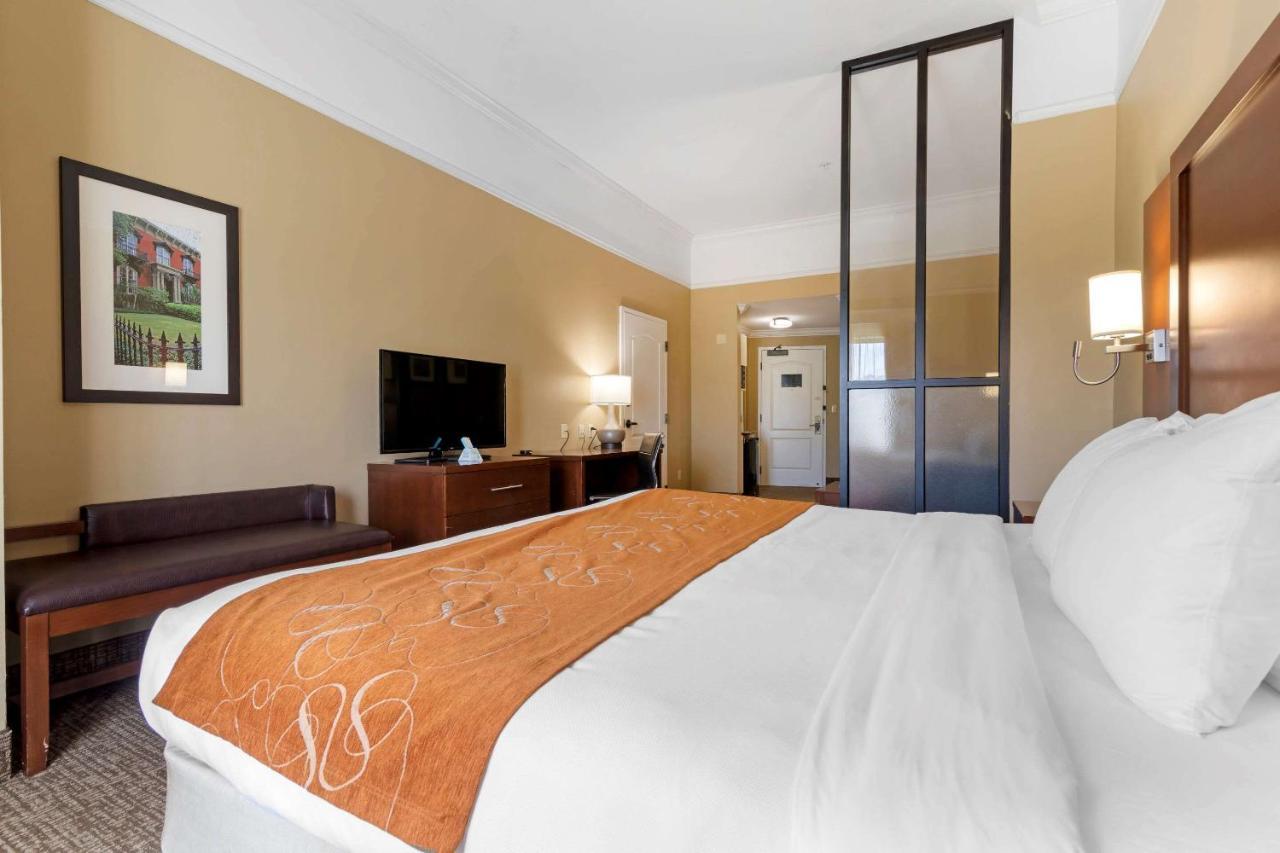 Comfort Savannah North Hotel 2*